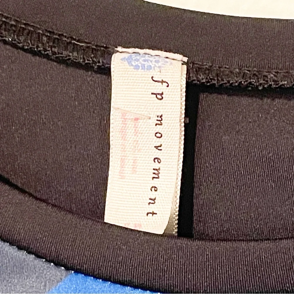 Free People Movement Size Small Rainbow Runner Shirt‎ Navy Athletic